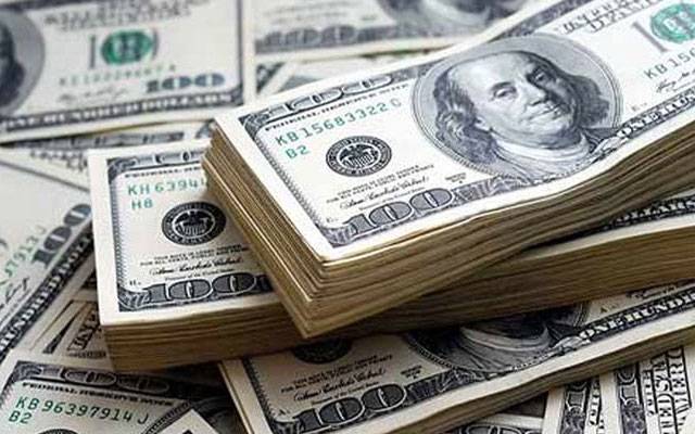 انٹربینک میں سستا، اوپن مارکیٹ میں ڈالر مہنگا ہوگیا 