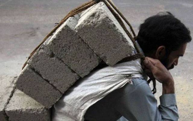 پاکستان سمیت دنیا بھر میں آج مزدوروں کا عالمی دن منایا جا رہا ہے