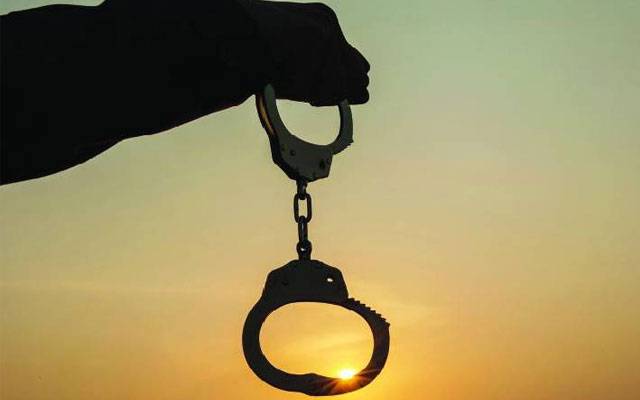 منشیات فروشوں کے ٹھکانوں پر چھاپے، 100 سے زائد ملزم گرفتار 