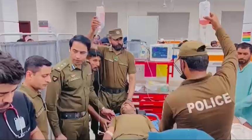  مشکوک موٹر سائیکل سواروں کی فائرنگ؛ پولیس جوان زخمی 