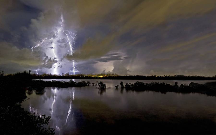 Thunderstorm, lake Khanpur, Khanpur Dam, weather, bad weather, boat drowned, city42 