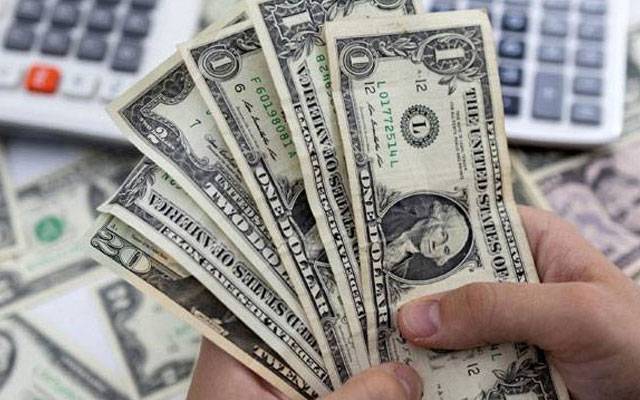 انٹر بینک میں ڈالر مہنگا، اوپن مارکیٹ میں سستا ہوگیا