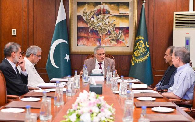 اسحاق ڈار کی زیر صدارت اجلاس، مختلف شعبوں میں سرمایہ کاری کی پیش رفت کا جائزہ 