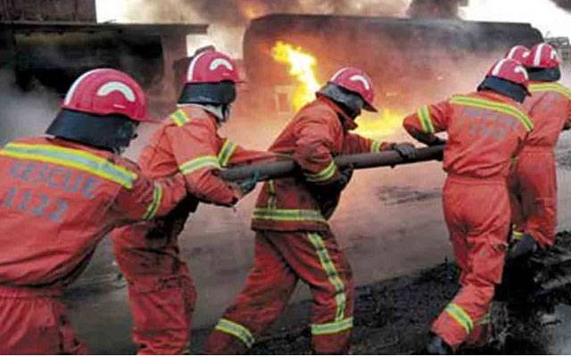 پاکستان سمیت دنیا میں فائر فائٹرز کا عالمی دن آج منایا جا رہا ہے