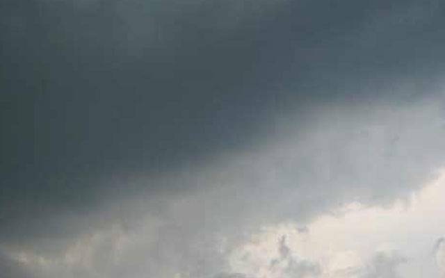 شہر کا موسم خوشگوار،آسمان پر بادلوں کے ڈیرے