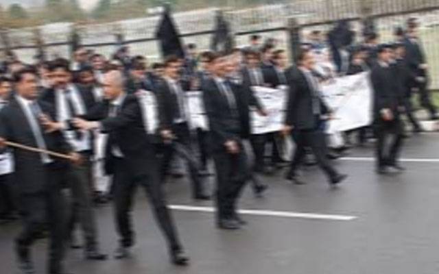 پاک فوج کیساتھ  اظہارِ یکجہتی، وکلاء نے کل ریلیاں نکالنے کا اعلان کردیا 