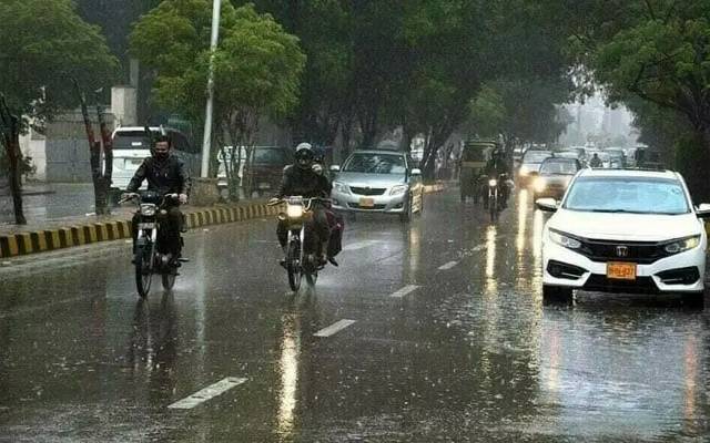 تیز ہواؤں اور گرج چمک کے ساتھ بارش کا امکان