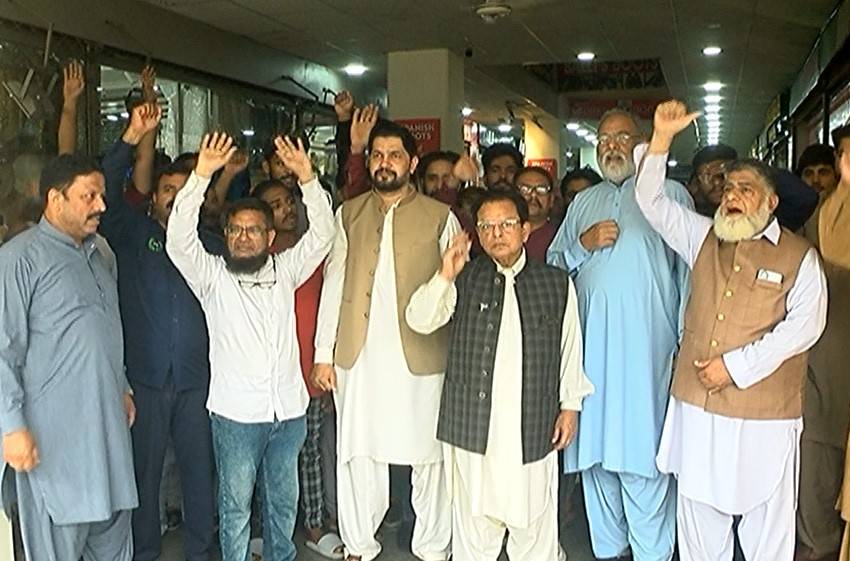  مال روڈ پر تاجروں کا پاک فوج سے اظہار یکجہتی 