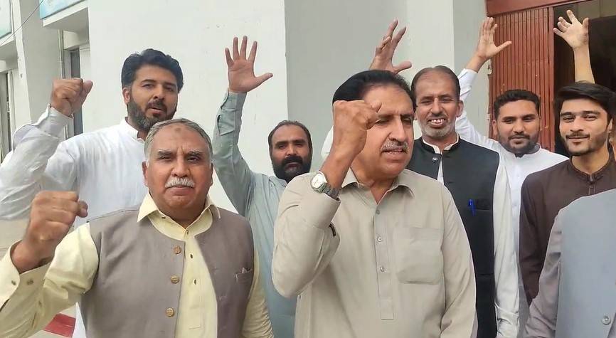 سپورٹس بورڈ پنجاب کی پاک فوج کے حق میں نعرے بازی 