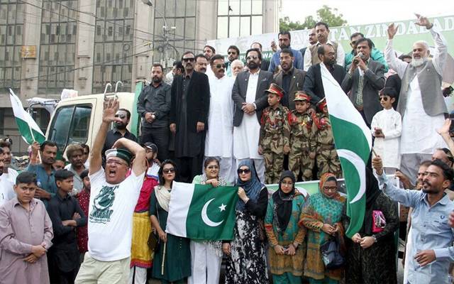 بھارت کی جارحیت کا مؤثر جواب،شہریوں کے نعرے،پاک فوج پر بھرپور اعتماد کا اظہار 