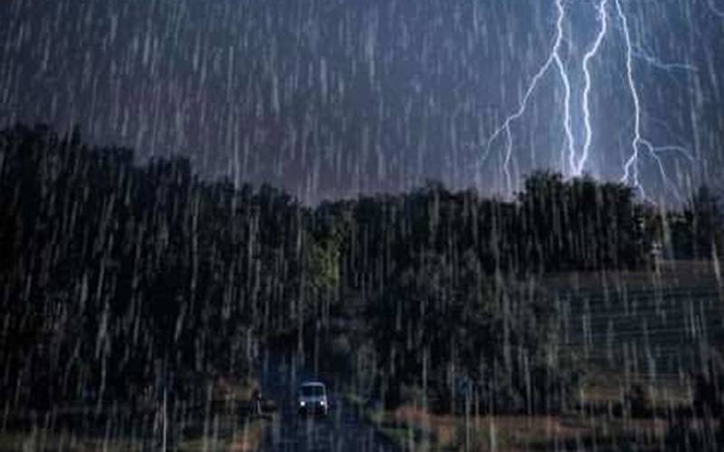 تیز ہواؤں اور گرج چمک کے ساتھ بارش، محکمہ موسمیات نے نوید سنا دی