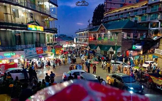 مری مال روڈ پر فتح ریلی، عوام اور سیاحوں کی بڑی تعداد میں شرکت 