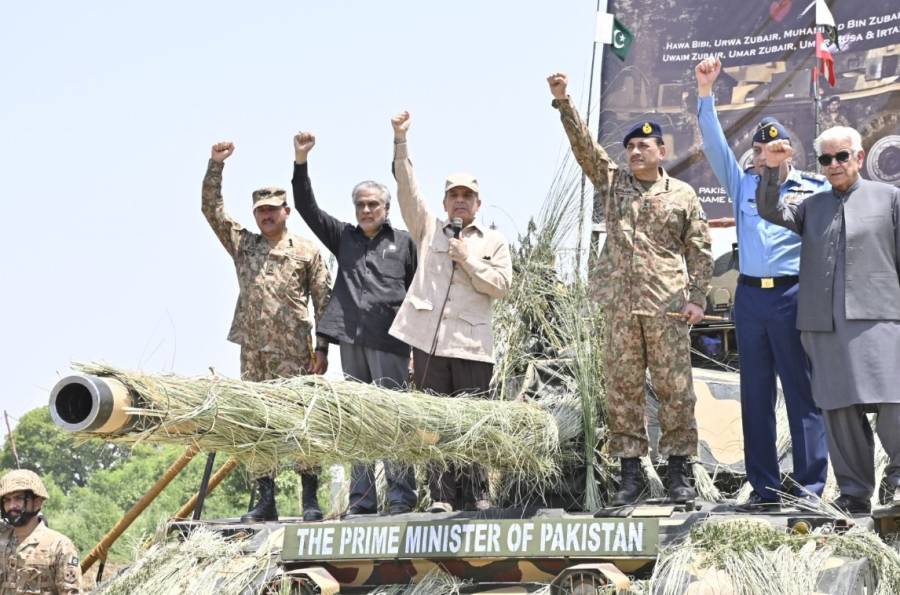 الحمداللہ! 71 کا بدلہ لے لیا ، دوبارہ حملہ کیا تو بچا کچا بھارت بھی ختم ہوجائے گا؛ وزیراعظم 