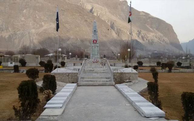 یومِ تشکر؛ لالک جان شہید نشان حیدر کے مزار پر پُروقار تقریب 