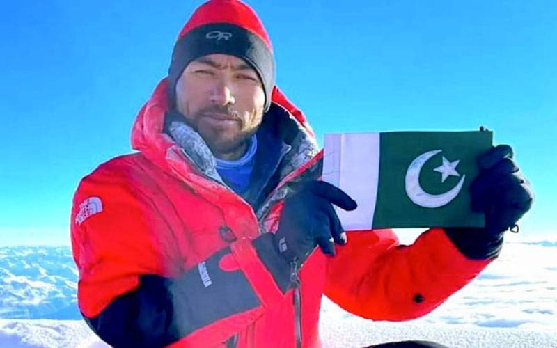 پاکستانی کوہ پیما سرباز علی کا تاریخی کارنامہ، تمام 8 ہزار میٹر بلند چوٹیاں بغیر آکسیجن سر کرلیں