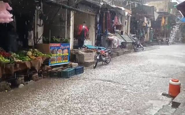 اٹک اور گردونواح میں موسلادھار بارش اور ژالہ باری، موسم خوشگوار 