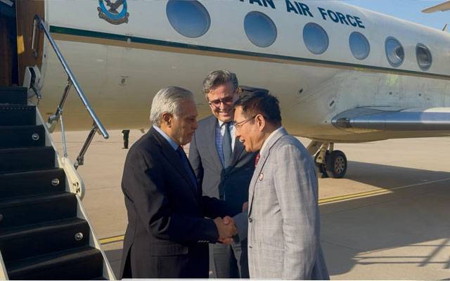  وزیر خارجہ اسحاق ڈار بیجنگ پہنچ گئے 