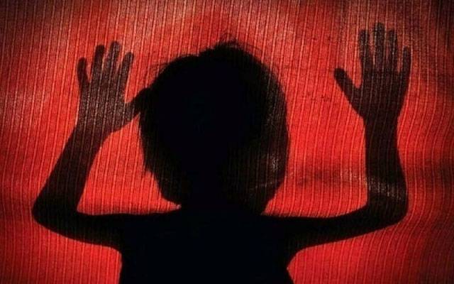 نشتر کالونی : ہمسائے کے گھر پانی لینے گئی بچی سے مبینہ زیادتی