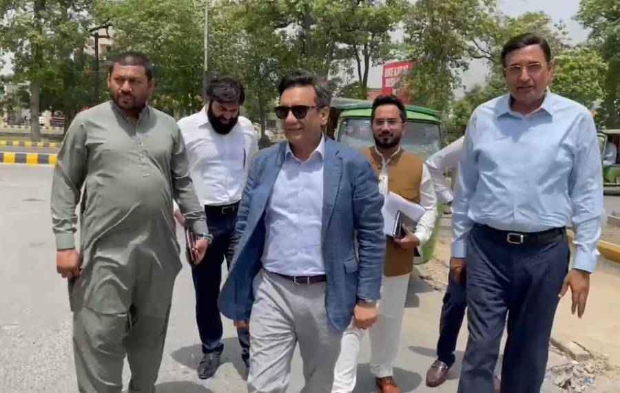ڈی جی ایل ڈی اے کا گلبرگ سکیم کے مختلف بلاکس کا دورہ