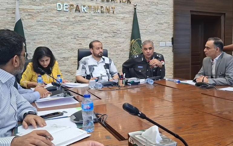  جیل ہیلتھ ریفارمز پر خصوصی اجلاس ؛ قیدیوں کو معیاری طبی سہولیات فراہم کی جا رہی ہیں، وزیر صحت 