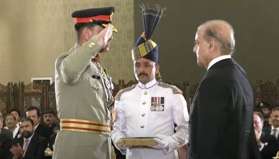 Baaton of Field Marshal, President Asif Ali Zardari, City42 Field Marshal Asim Munir, City42 