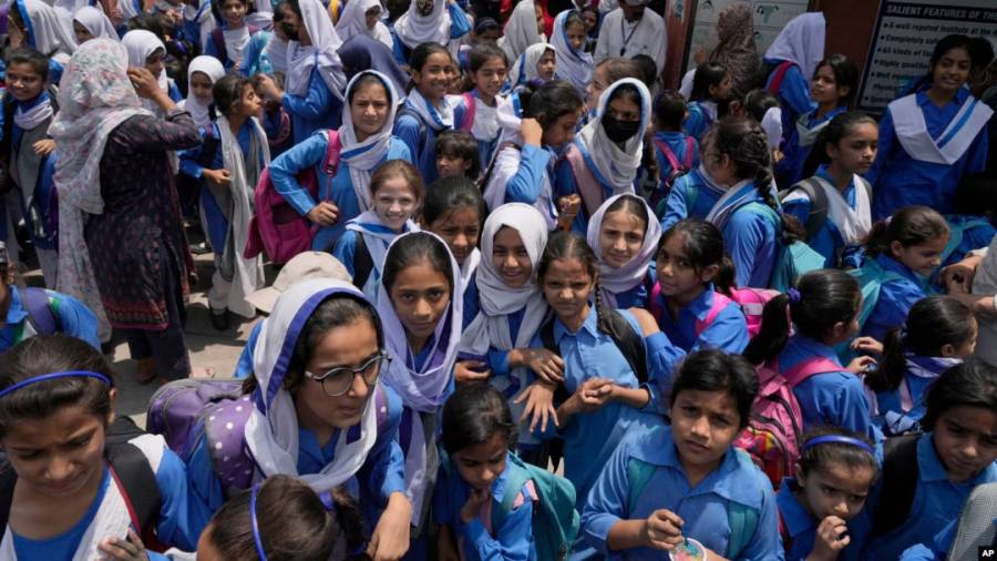  ایک اور صوبہ نے گرمی کی زد میں آئے بچوں کو چھٹیاں یکم جون کو ہی دینے کا اعلان کر دیا