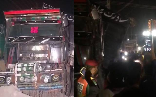 لاہور میں خوفناک ٹریفک حادثہ، ڈمپر تلے موٹرسائیکل اور رکشہ دب گئے، 3 افراد جاں بحق
