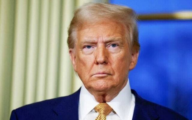 ایپل نے بھارت میں فونز کی تیاری جاری رکھی تو اسے 25 فیصد ٹیکس دینا ہوگا:ٹرمپ
