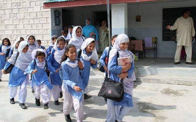 ایجوکیشن اتھارٹی کا داخلوں کا ہدف پورا کرنے کے لئے ہیڈ ٹیچرز پردباؤ