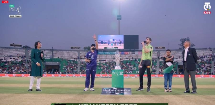 پی ایس ایل فائنل ؛ کوئٹہ گلیڈی ایٹرز کا ٹاس جیت کر بیٹنگ کا فیصلہ 