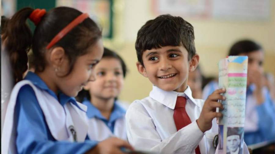  چھٹیوں سے پہلے فیسیوں میں اضافہ کی کوشش؛ تحقیقات کا حکم آ گیا