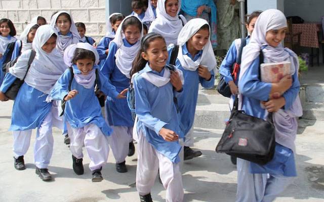 سکولوں میں آج سےگرمیوں کی تعطیلات کا آغاز 