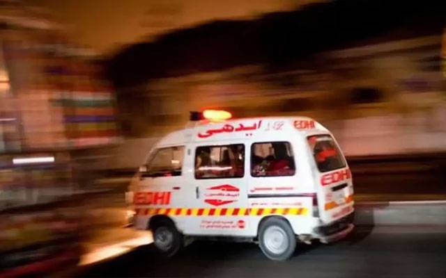نوابشاہ؛ مسافر کوچ اُلٹ گئی، 15 مسافر زخمی 