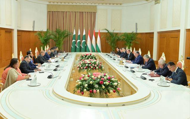  وزیراعظم کی تاجک صدر سے ملاقات؛ سیاسی، تجارتی اور سکیورٹی سمیت اہم شعبوں میں تعاون بڑھانے پر اتفاق 