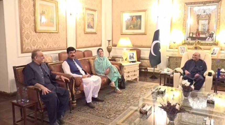  صدر مملکت سے وفاقی وزیر مواصلات علیم خان کی ملاقات؛ مواصلاتی نظام کی بہتری پرتبادلہ خیال