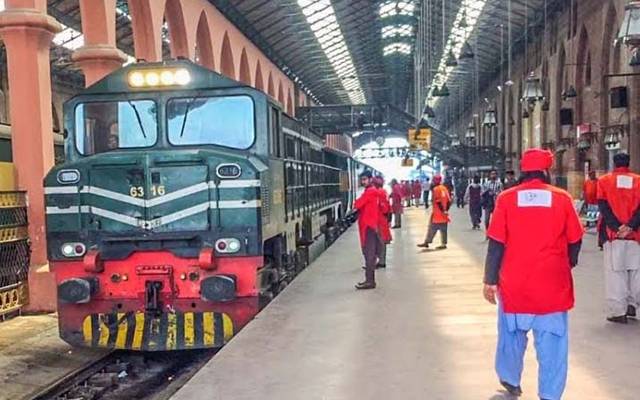 ریلوے کو 83 ارب کی آمدن