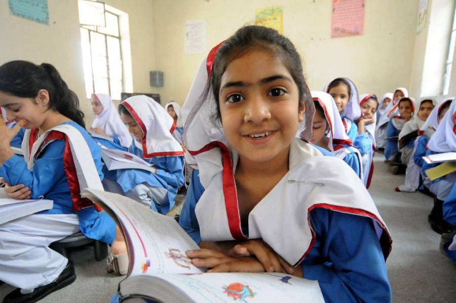 صرف ایک ماہ کی گرمیوں کی چھٹیاں