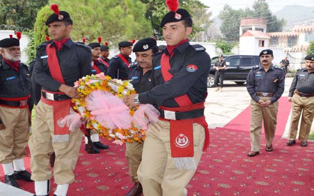 شہید کانسٹیبل ذوالفقار علی کی برسی پر لاہور پولیس کا خراج تحسین، قبر پر سلامی،فاتحہ خوانی