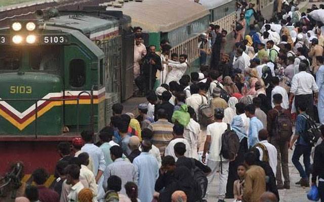 پردیسیوں کی عید کیلئے آبائی علاقوں کو روانگی، ریلوے سٹیشن پر رش