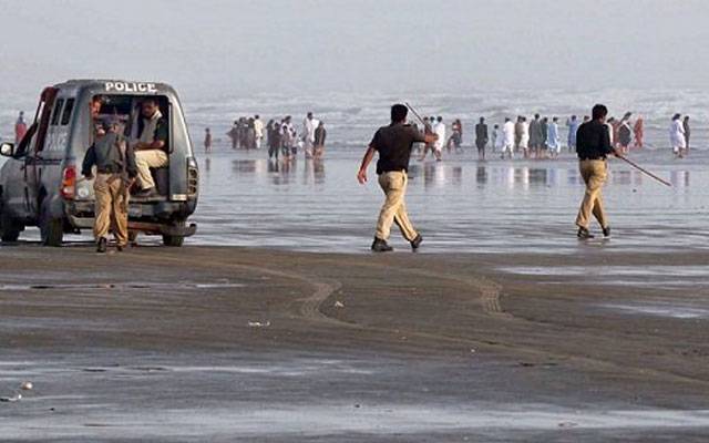 کراچی: عید پر کراچی میں سمندر میں نہانے پر پابندی عائد ، نوٹیفکیشن جاری