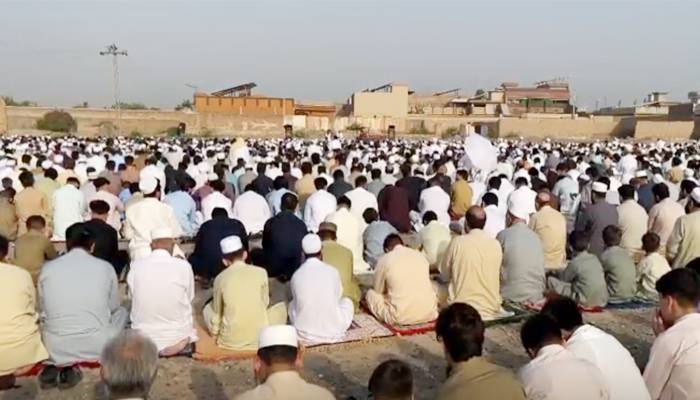 خیبر پختونخوا میں کئی مقامات پر افغان مہاجرین آج عیدالاضحیٰ منا رہے ہیں