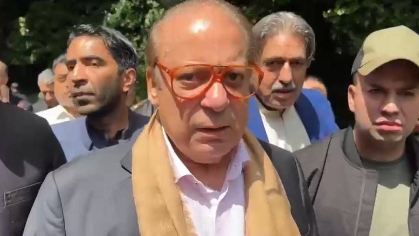 سابق وزیر اعظم نواز شریف نے سنٹرل لندن ماسک میں نماز عید ادا کی 