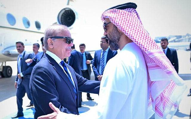 وزیراعظم شہباز شریف ایک روزہ سرکاری دورے پر متحدہ عرب امارات پہنچ گئے