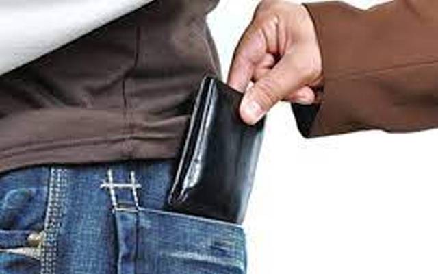 جیب کتروں نے 5 ماہ میں 9720 لاہوریوں کی جیبیں کاٹ لیں 