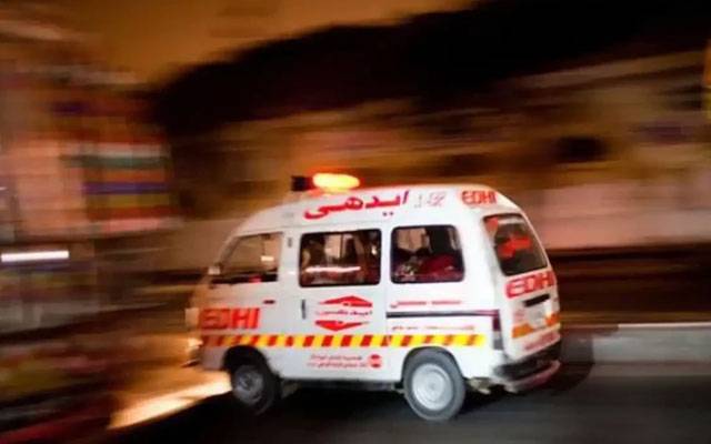 کوچ اور ٹرالر میں خوفناک تصادم؛ 3 افراد جاں بحق، 20 زخمی 
