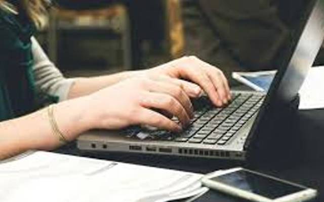 سرکاری ملازمین کی موجیں ؛ 4دن کام ،3 دن چھٹی کا پروگرام متعارف