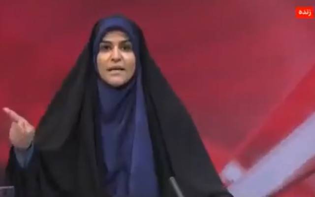 لائیو ایرانی ٹی وی چینل پر اسرائیل کا حملہ، خاتون اینکر کا دلیرانہ اقدام 