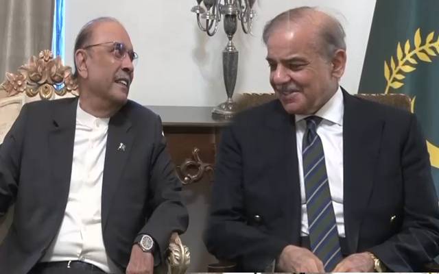 صدر مملکت سے وزیر اعظم کی ملاقات؛ سیاسی و معاشی صورتحال پر گفتگو