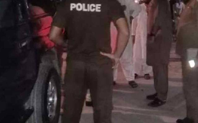 نواب ٹاؤن تھانے کے پولیس اہلکار کی بدمعاشی ؛ شہری پر تشدد