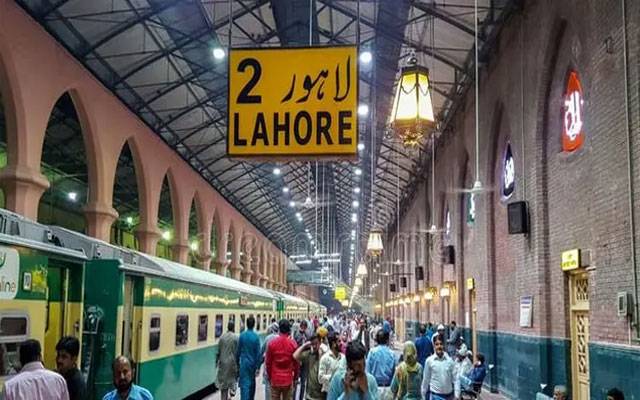 ریلوے پلیٹ فارمز پر ناقص اشیاء کی فروخت،مسافروں کی صحت کو خطرات لاحق